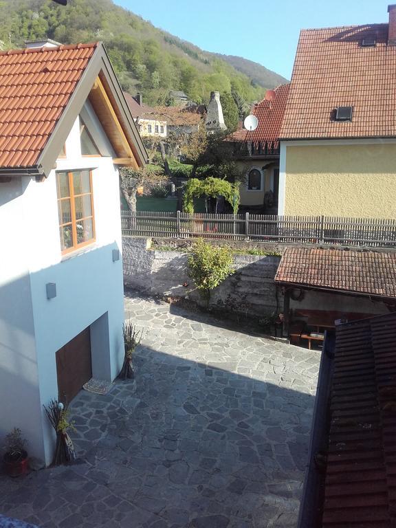 Gaestehaus Schuetz Spitz an der Donau Eksteriør bilde
